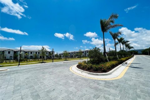 Townhouse in Homestead, Florida 3 bedrooms, 137.77 sq.m. № 2002611 - photo 21