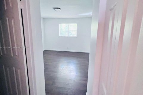 Condominio en alquiler en Lauderhill, Florida, 4 dormitorios, 138.61 m2 № 1920027 - foto 26