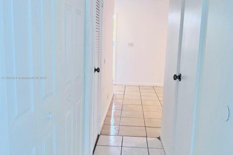 Condominio en alquiler en Lauderhill, Florida, 4 dormitorios, 138.61 m2 № 1920027 - foto 25