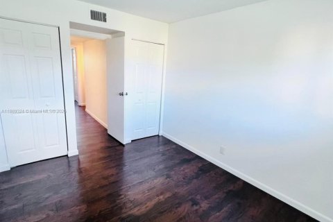 Condominio en alquiler en Lauderhill, Florida, 4 dormitorios, 138.61 m2 № 1920027 - foto 18