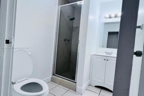 Condominio en alquiler en Lauderhill, Florida, 4 dormitorios, 138.61 m2 № 1920027 - foto 20