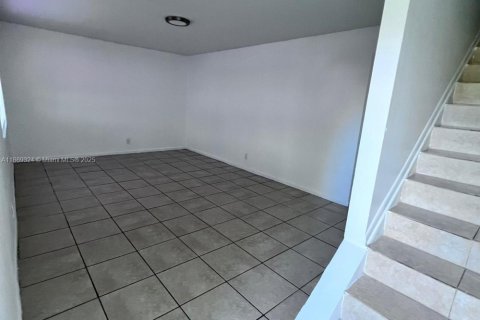 Condominio en alquiler en Lauderhill, Florida, 4 dormitorios, 138.61 m2 № 1920027 - foto 5