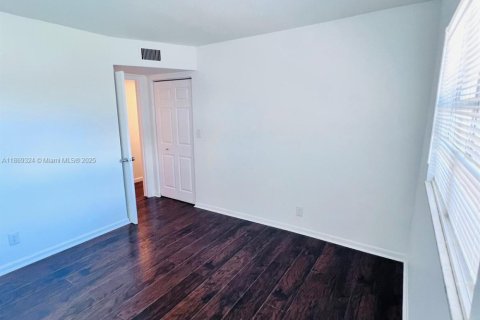 Condominio en alquiler en Lauderhill, Florida, 4 dormitorios, 138.61 m2 № 1920027 - foto 21
