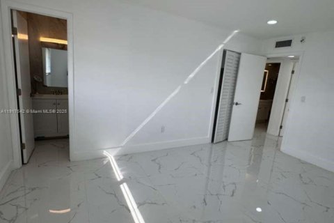 Copropriété à louer à Miami, Floride: 2 chambres, 85.47 m2 № 2019313 - photo 15