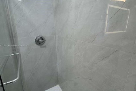 Copropriété à louer à Miami, Floride: 2 chambres, 85.47 m2 № 2019313 - photo 9