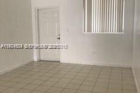 Снять в аренду кондоминиум в Хомстед, Флорида 2 спальни, 84.91м2, № 1982965 - фото 3