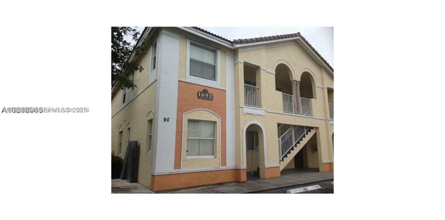 Кондоминиум с 2 спальнями в Хомстед, Флорида № 1982965