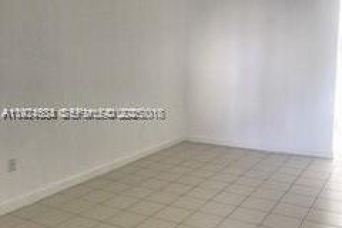 Снять в аренду кондоминиум в Хомстед, Флорида 2 спальни, 84.91м2, № 1982965 - фото 2