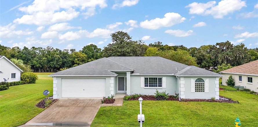 Villa ou maison à Ocala, Floride 2 chambres, 145.76 m2 № 1381304