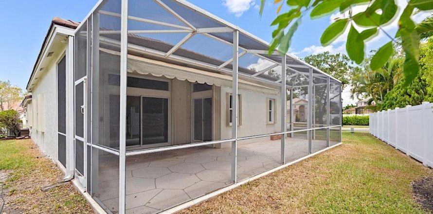House in Weston, Florida 4 bedrooms, 171.96 sq.m. № 1159841