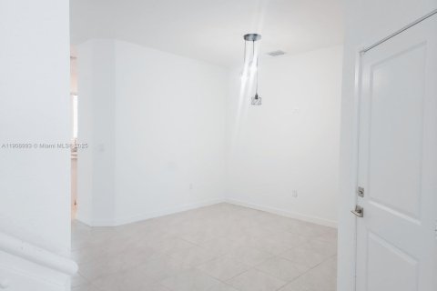 Adosado en alquiler en Miami Gardens, Florida, 3 dormitorios, 141.58 m2 № 1971180 - foto 7