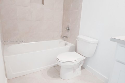 Adosado en alquiler en Miami Gardens, Florida, 3 dormitorios, 141.58 m2 № 1971180 - foto 28