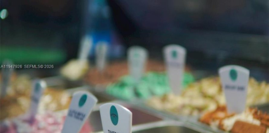 Commercial property in Port St. Lucie, Florida № 2004066