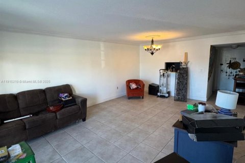 Купить кондоминиум в Майами, Флорида 2 спальни, 82.68м2, № 1971556 - фото 9