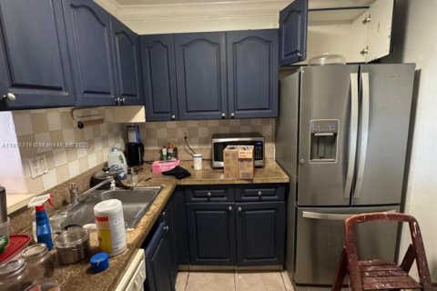 Купить кондоминиум в Майами, Флорида 2 спальни, 82.68м2, № 1971556 - фото 5