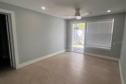 Apartment in Saint Petersburg, Florida 1 bedroom, 51.1 sq.m. № 2216415 - photo 20