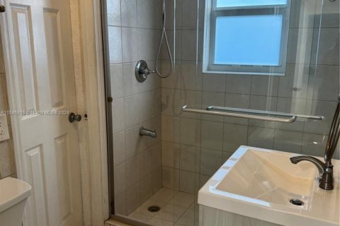 Villa ou maison à vendre à Coral Gables, Floride: 3 chambres, 136.94 m2 № 1943039 - photo 16