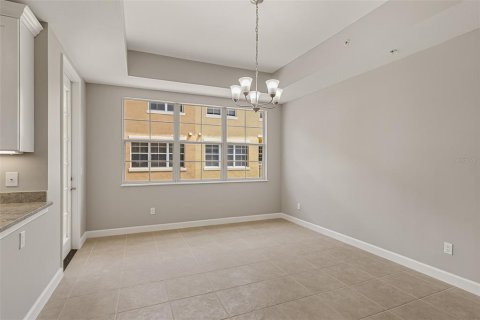 Townhouse in Lake Mary, Florida 3 bedrooms, 213.21 sq.m. № 1670029 - photo 30
