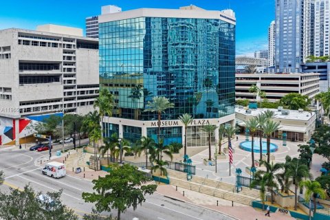Propiedad comercial en Fort Lauderdale, Florida № 2081176