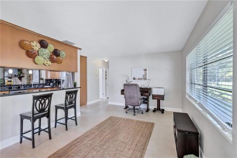 Villa ou maison à vendre à Seminole, Floride: 4 chambres, 194.35 m2 № 2302840 - photo 11