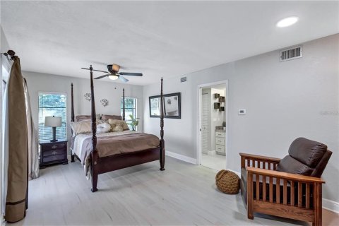 Villa ou maison à vendre à Seminole, Floride: 4 chambres, 194.35 m2 № 2302840 - photo 13