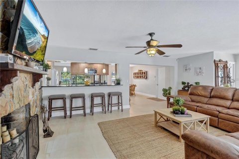 Villa ou maison à vendre à Seminole, Floride: 4 chambres, 194.35 m2 № 2302840 - photo 5