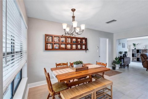 Villa ou maison à vendre à Seminole, Floride: 4 chambres, 194.35 m2 № 2302840 - photo 24
