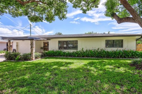 Villa ou maison à vendre à Seminole, Floride: 4 chambres, 194.35 m2 № 2302840 - photo 2