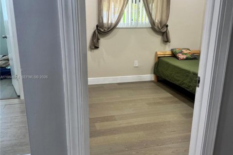 House in Miami, Florida 3 bedrooms, 161.65 sq.m. № 2063739 - photo 24