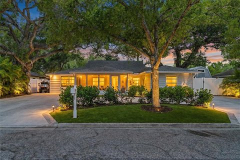 Casa en Sarasota, Florida 4 dormitorios, 256.13 m2 № 2113805