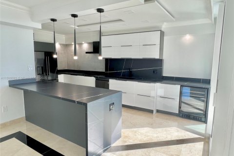 Condominio en venta en Aventura, Florida, 3 dormitorios, 173.73 m2 № 1764521 - foto 16