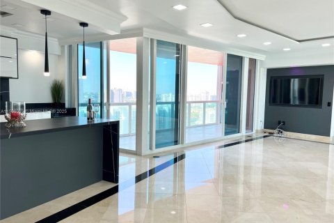 Condominio en venta en Aventura, Florida, 3 dormitorios, 173.73 m2 № 1764521 - foto 1