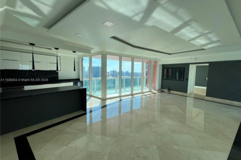 Condominio en venta en Aventura, Florida, 3 dormitorios, 173.73 m2 № 1764521 - foto 21
