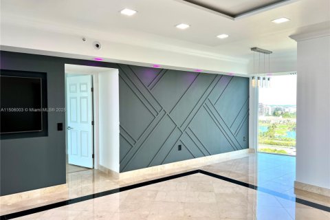 Condominio en venta en Aventura, Florida, 3 dormitorios, 173.73 m2 № 1764521 - foto 18