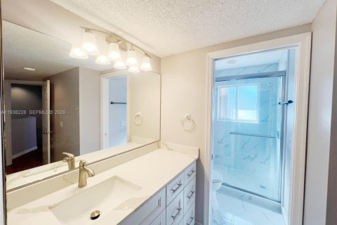 Купить таунхаус в Пемброк-Пайнс, Флорида 3 спальни, 157.47м2, № 1995954 - фото 14