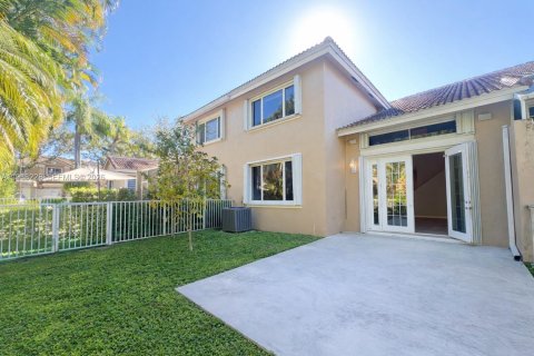 Купить таунхаус в Пемброк-Пайнс, Флорида 3 спальни, 157.47м2, № 1995954 - фото 24