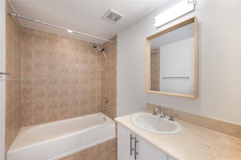 Copropriété à vendre à Bay Harbor Islands, Floride: 1 chambre, 88.26 m2 № 2002508 - photo 13