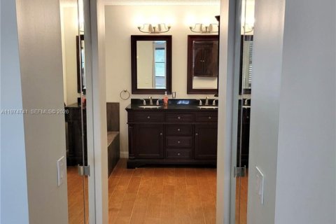 Снять в аренду виллу или дом в Уэстон, Флорида 5 спален, 230.4м2, № 2036085 - фото 14