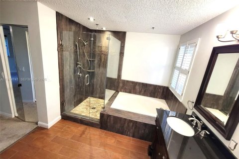 Снять в аренду виллу или дом в Уэстон, Флорида 5 спален, 230.4м2, № 2036085 - фото 26