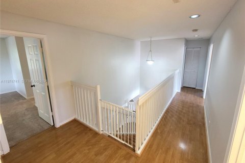 Снять в аренду виллу или дом в Уэстон, Флорида 5 спален, 230.4м2, № 2036085 - фото 10