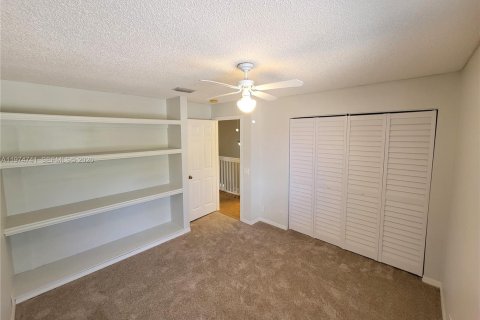 Снять в аренду виллу или дом в Уэстон, Флорида 5 спален, 230.4м2, № 2036085 - фото 19