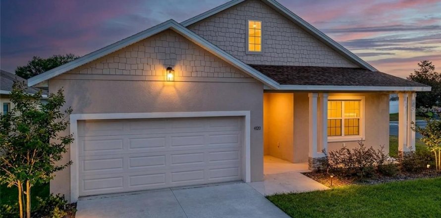 House in Ocala, Florida 3 bedrooms, 173.91 sq.m. № 2151046