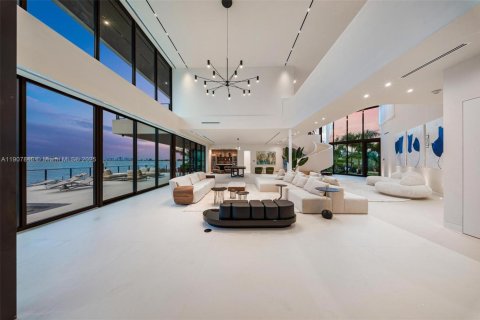 Villa ou maison à vendre à North Miami, Floride: 7 chambres, 803.79 m2 № 1964559 - photo 4