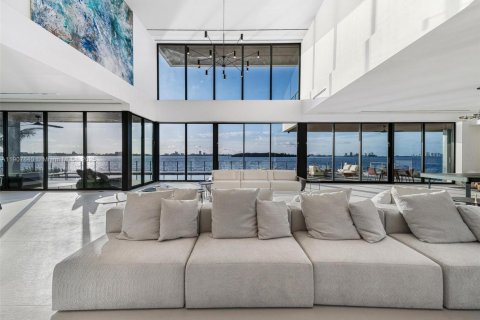 Villa ou maison à vendre à North Miami, Floride: 7 chambres, 803.79 m2 № 1964559 - photo 7