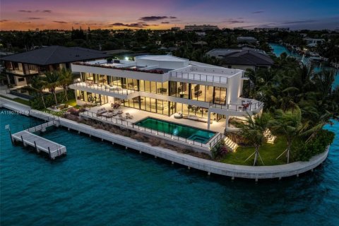 Villa ou maison à vendre à North Miami, Floride: 7 chambres, 803.79 m2 № 1964559 - photo 21