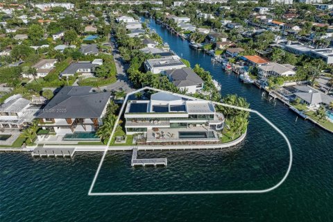 Villa ou maison à vendre à North Miami, Floride: 7 chambres, 803.79 m2 № 1964559 - photo 5