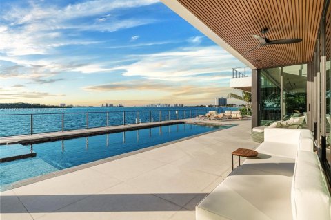 Villa ou maison à vendre à North Miami, Floride: 7 chambres, 803.79 m2 № 1964559 - photo 24