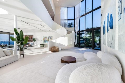 Villa ou maison à vendre à North Miami, Floride: 7 chambres, 803.79 m2 № 1964559 - photo 16