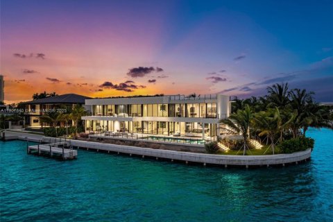 Villa ou maison à vendre à North Miami, Floride: 7 chambres, 803.79 m2 № 1964559 - photo 18