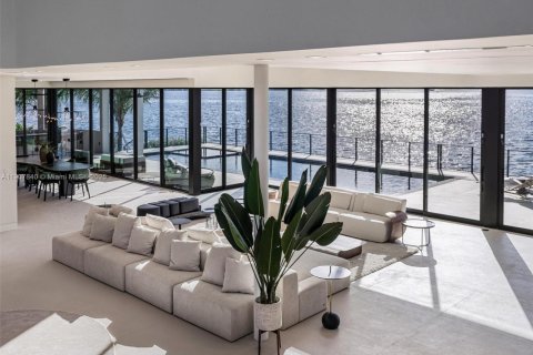 Villa ou maison à vendre à North Miami, Floride: 7 chambres, 803.79 m2 № 1964559 - photo 30